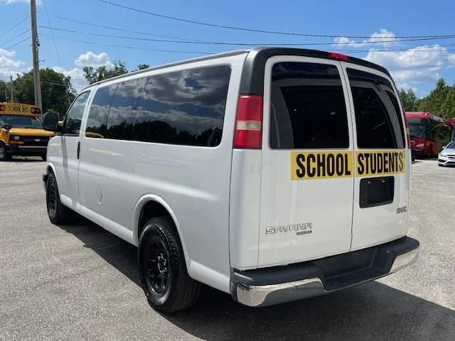 2014 GMC Savana School Van - Image 3