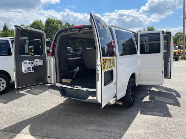 2014 GMC Savana School Van - Image 18