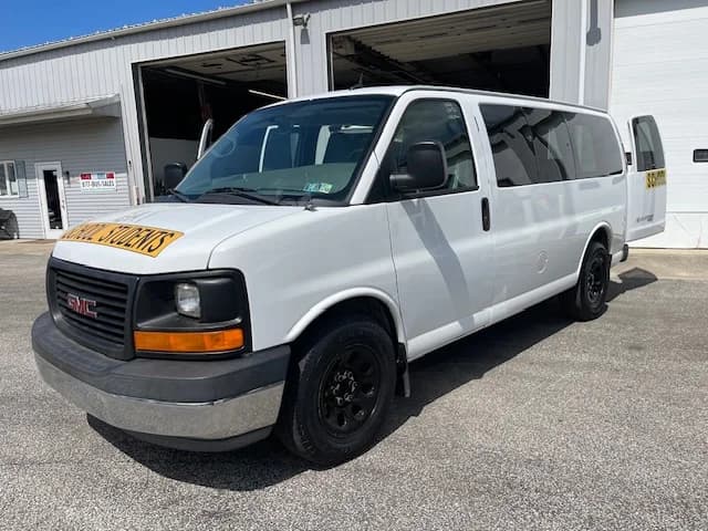2014 GMC Savana School Van - Image 15