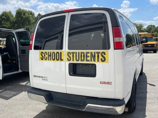 2014 GMC Savana School Van - Image 4