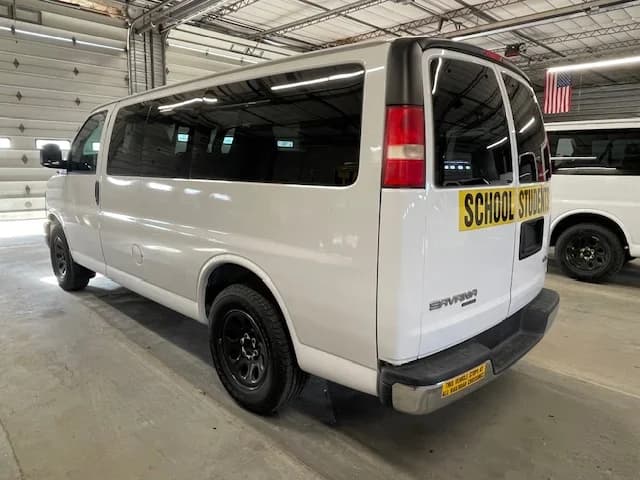 2014 GMC School Passenger Van - Image 17