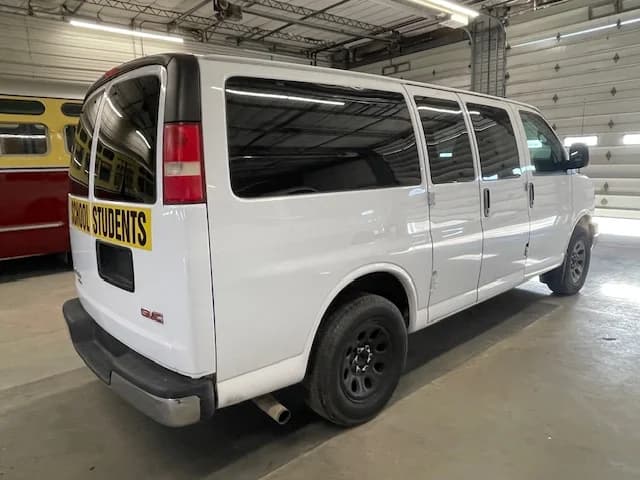 2014 GMC School Passenger Van - Image 18