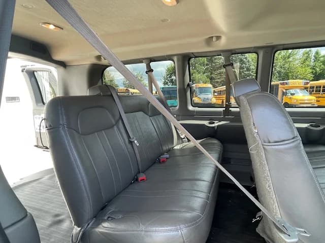 2014 GMC 7 Passenger School Van - Image 7