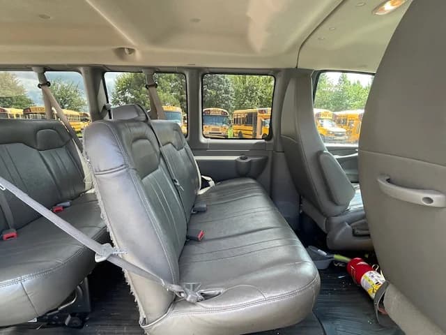 2014 GMC 7 Passenger School Van - Image 8