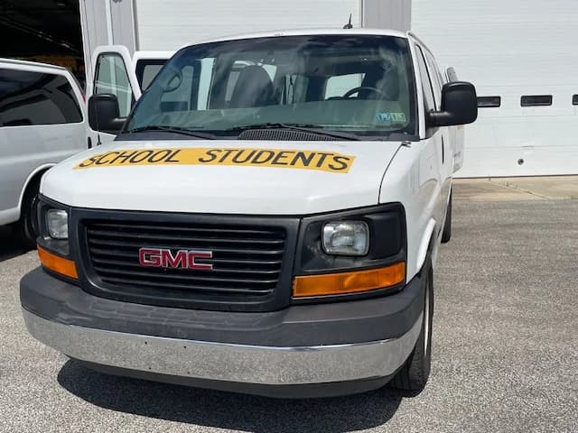 2014 GMC 7 Passenger School Van - Image 16