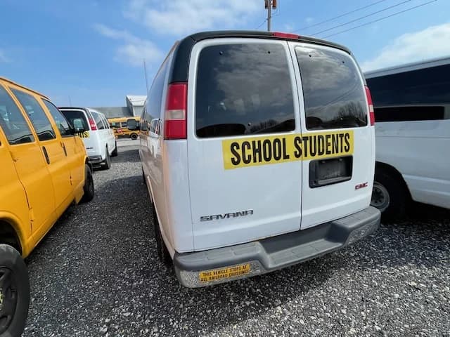 2014 GMC 7 Passenger School Van - Image 3
