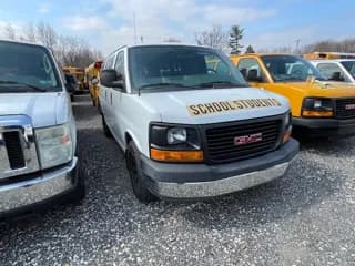 2014 GMC Savana 1500 LS bus