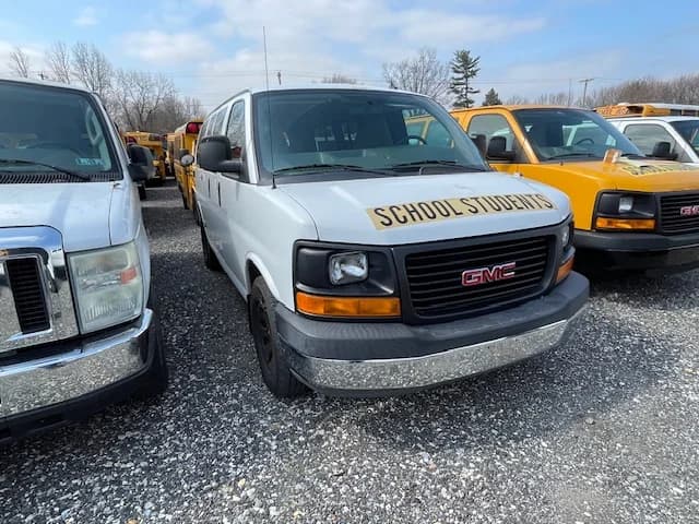 2014 GMC 7 Passenger School Van - Image 1