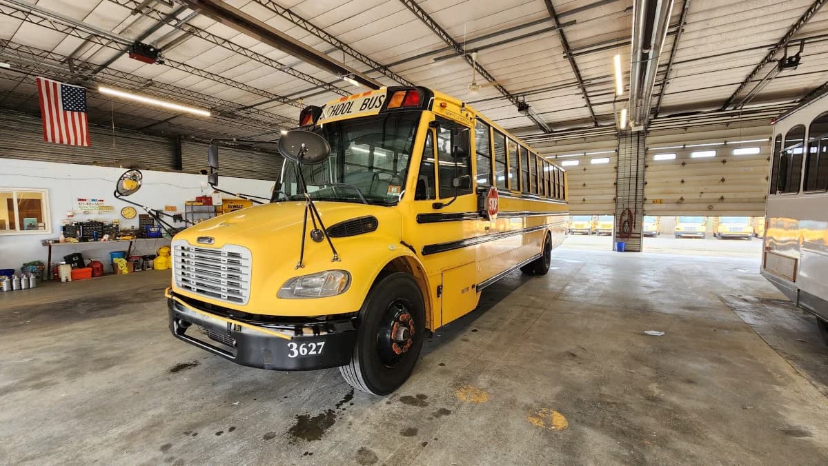 2011 Freightliner Thomas NJ 54 - Image 12