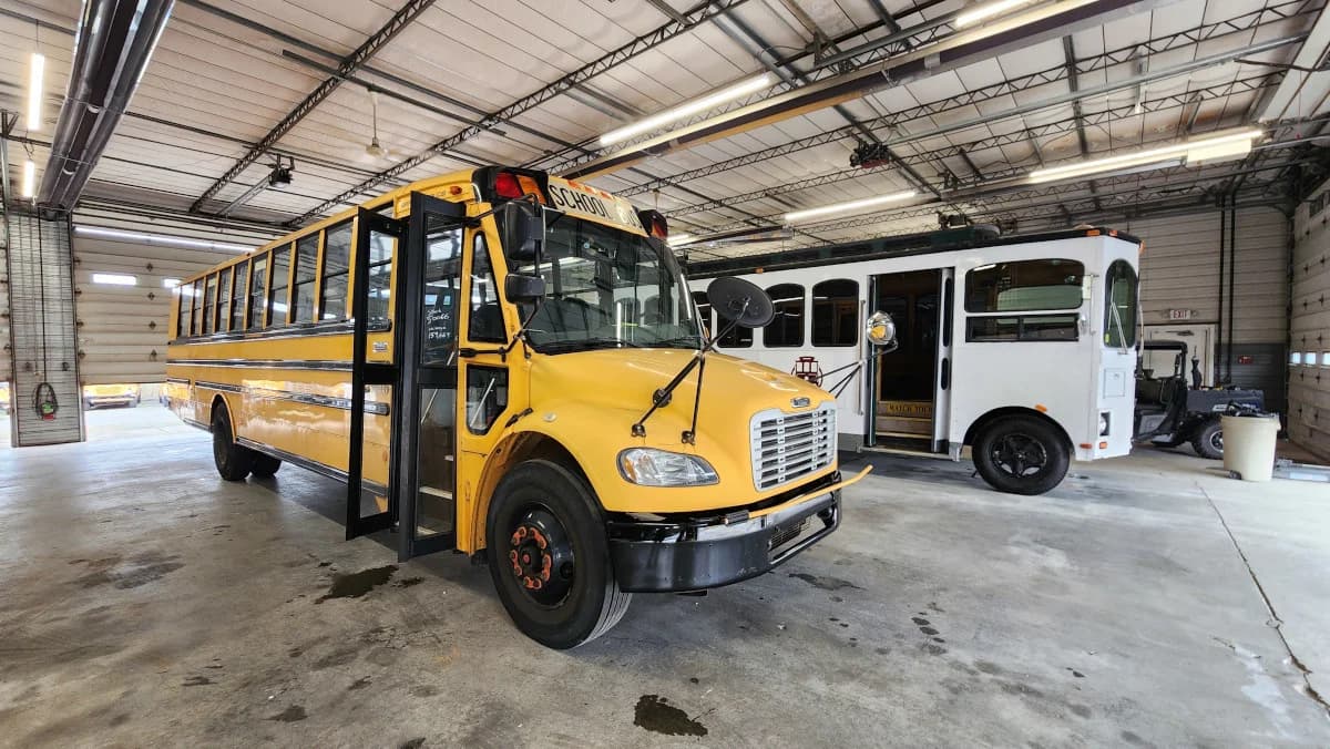 2011 Freightliner Thomas NJ 54 - Image 13