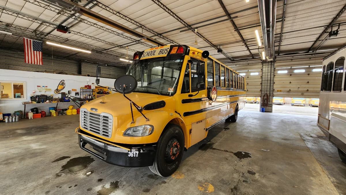 2011 Freightliner Thomas NJ 54 - Image 12