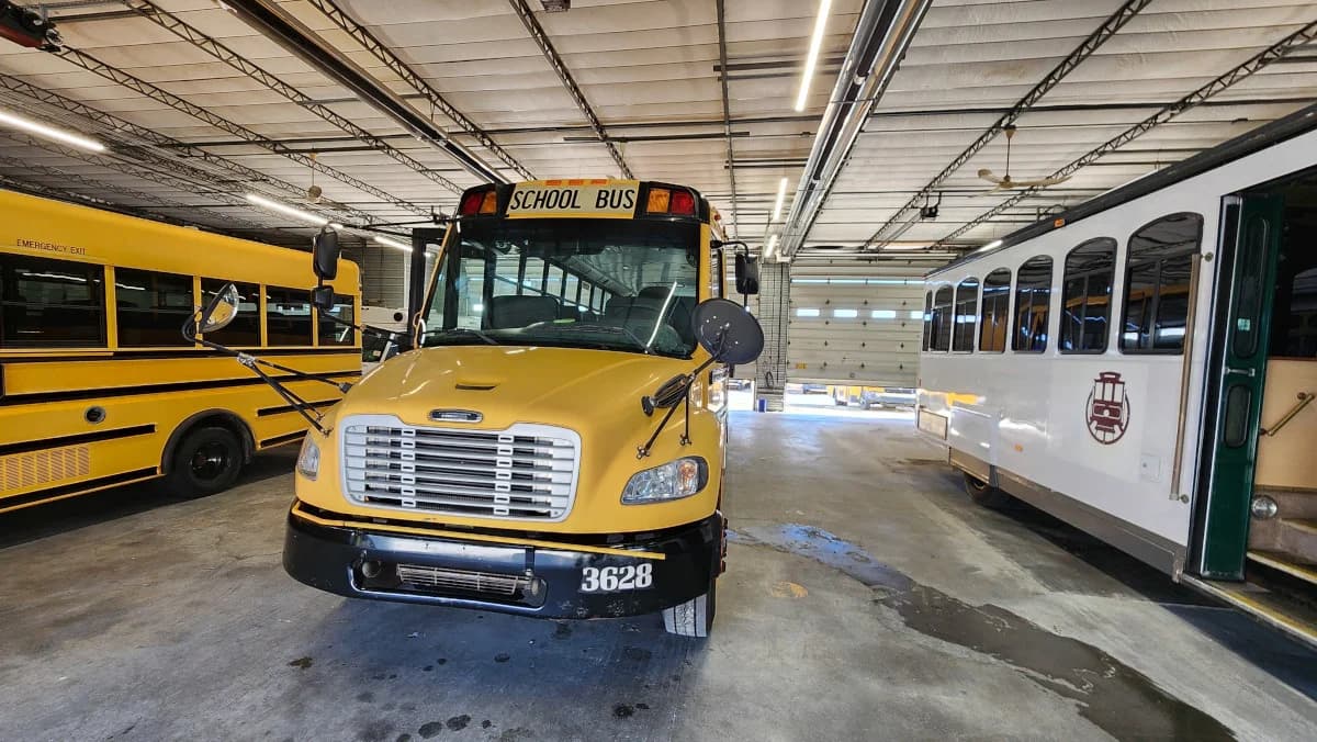 2011 Freightliner Thomas NJ 54 - Image 12