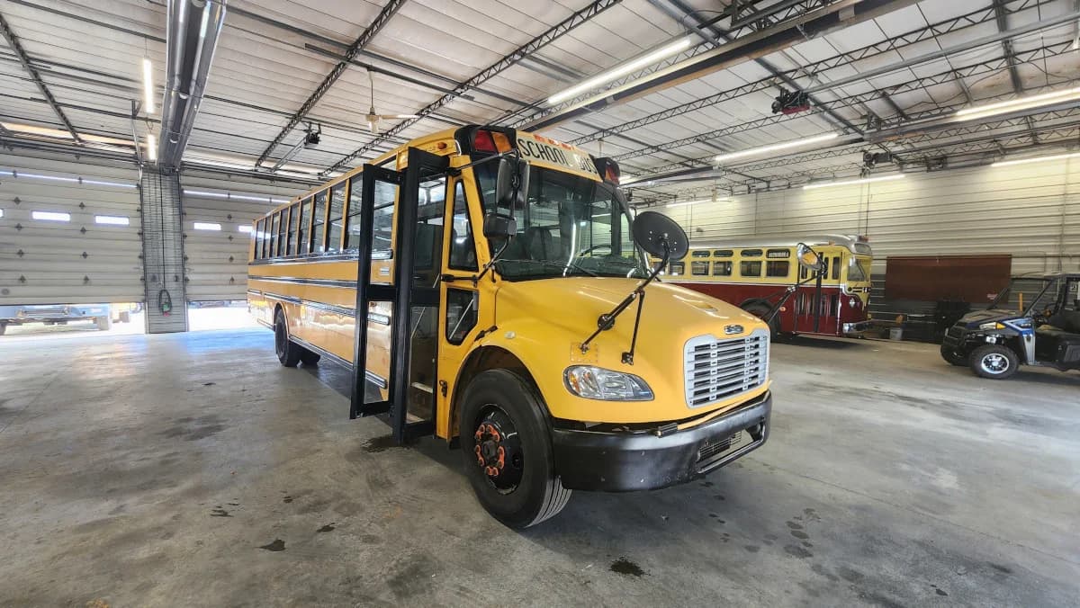 2011 Freightliner Thomas NJ 54 - Image 2