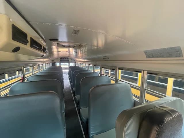 2011 Blue Bird Handy Bus ADA - Image 7