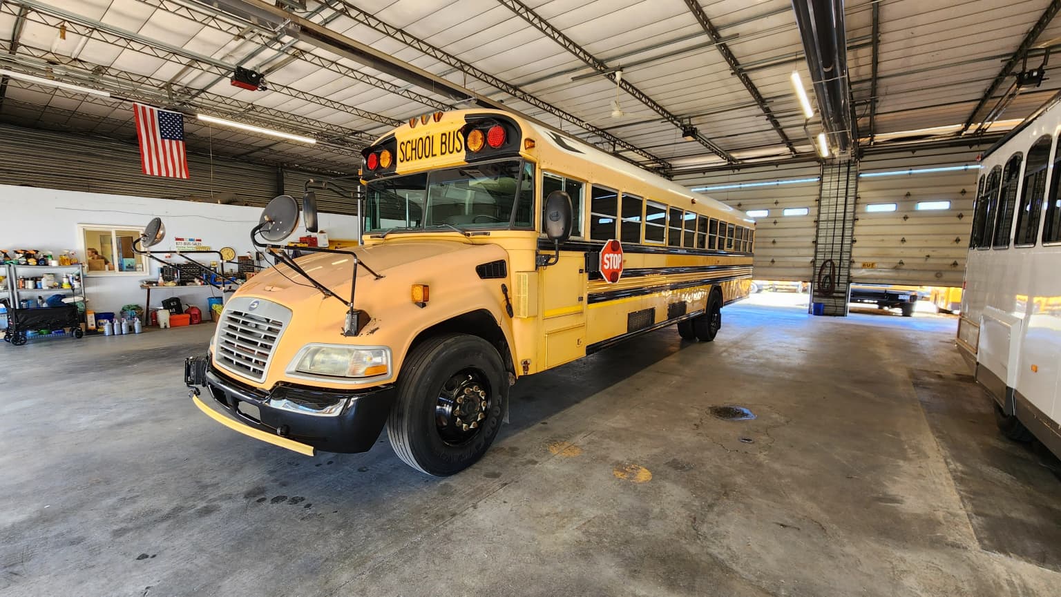 2011 Blue Bird Handy Bus ADA - Image 21
