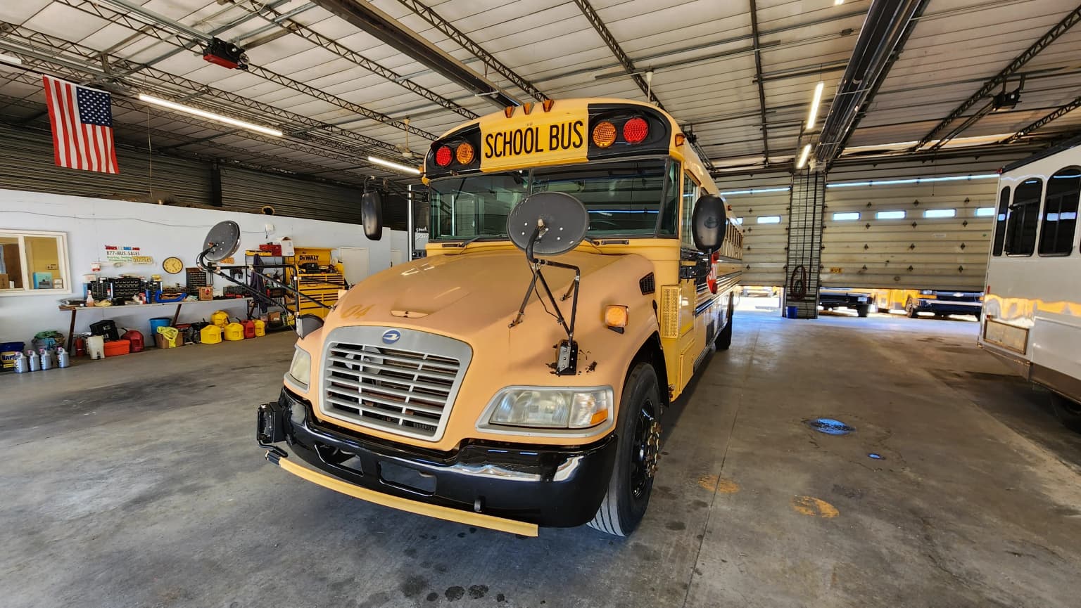 2011 Blue Bird Handy Bus ADA - Image 19