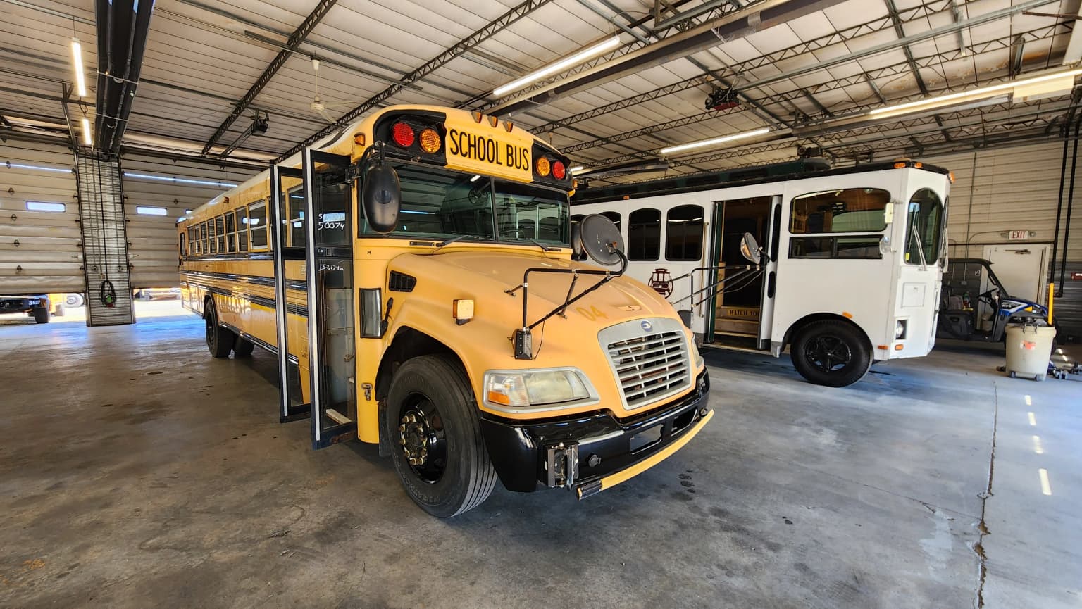 2011 Blue Bird Handy Bus ADA - Image 20