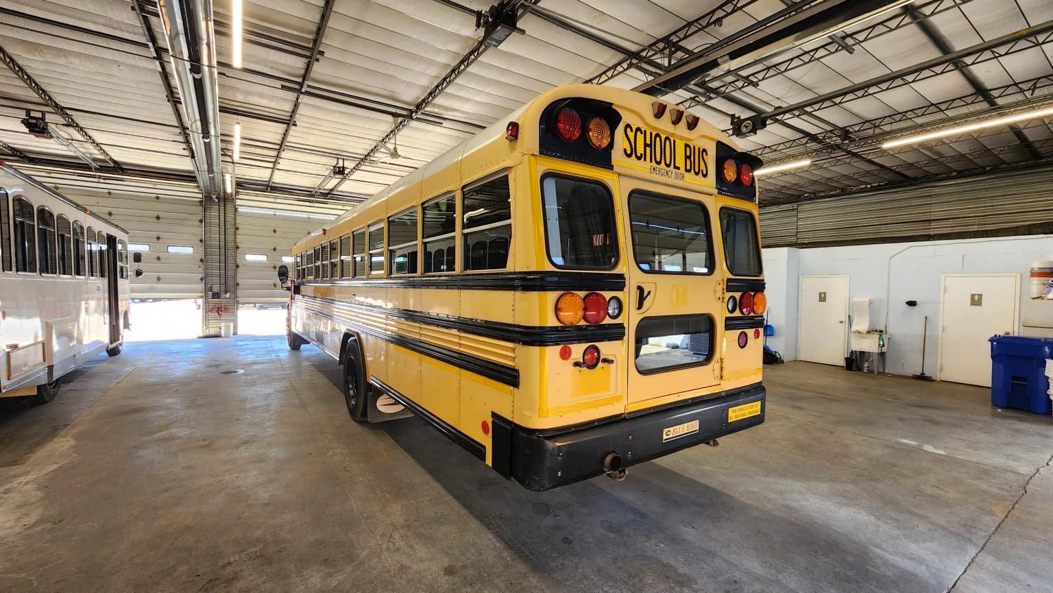 2011 Blue Bird Handy Bus ADA - Image 4