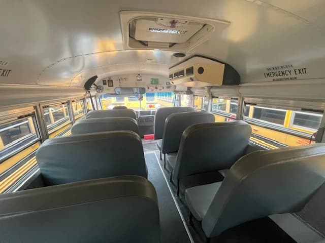 2011 Blue Bird Handy Bus ADA - Image 15