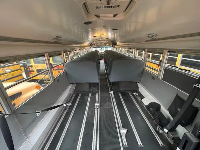 2011 Blue Bird Handy Bus ADA - Image 13