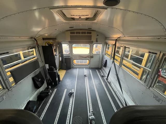 2011 Blue Bird Handy Bus ADA - Image 9