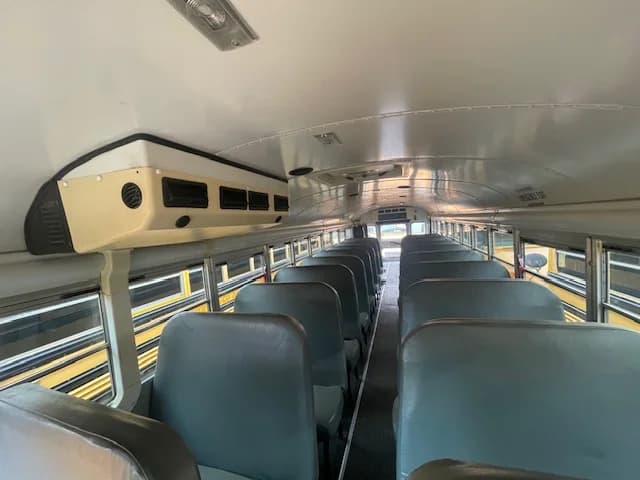2011 Blue Bird Handy Bus ADA - Image 8