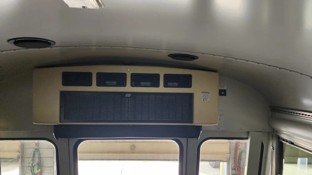 2011 Blue Bird Vision A/C - Image 10