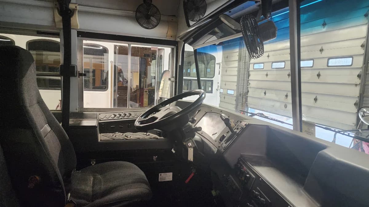 2011 Blue Bird Handy Bus A/C ADA - Image 6