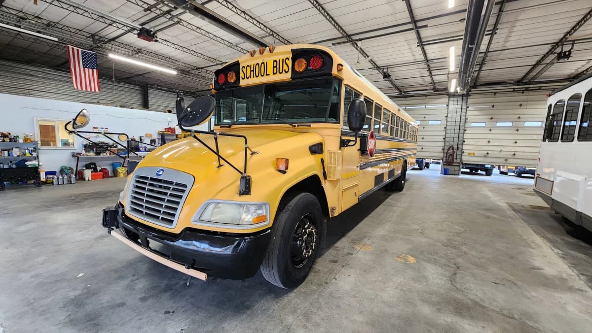 2011 Blue Bird Handy Bus A/C ADA - Image 17
