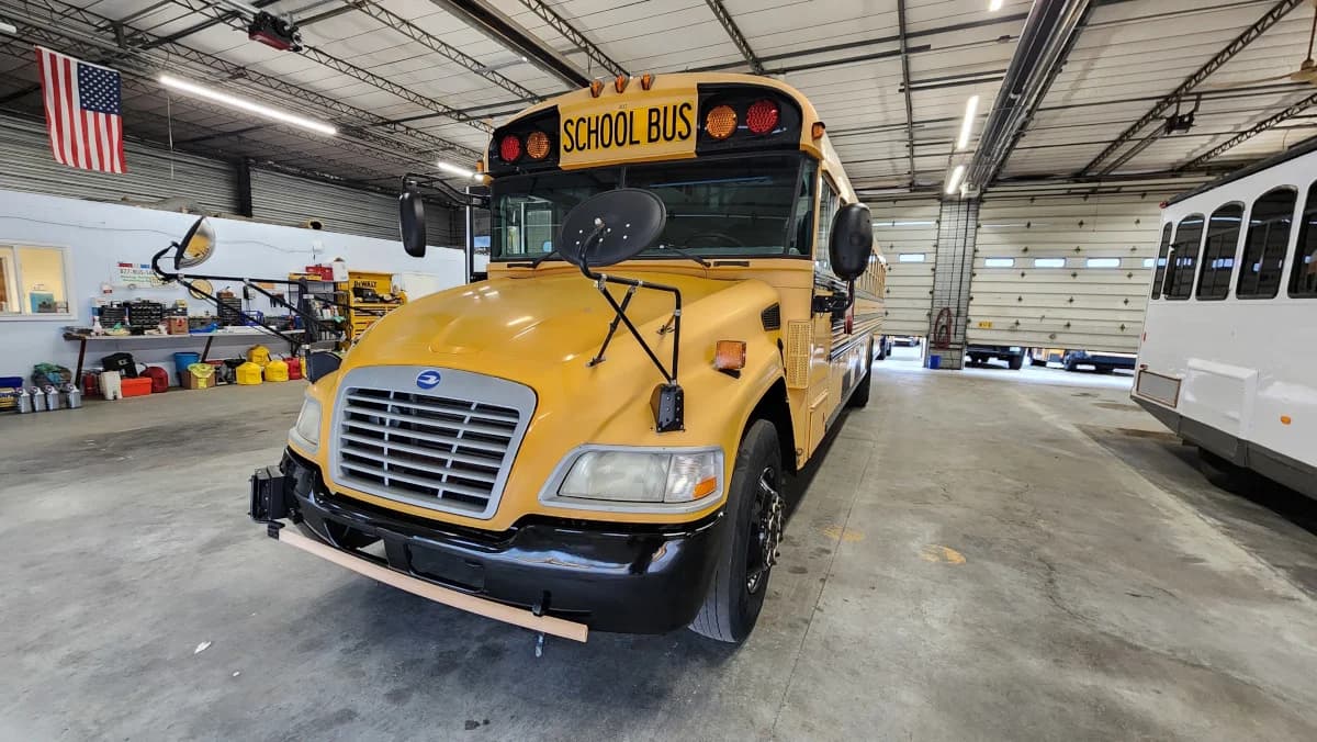 2011 Blue Bird Handy Bus A/C ADA - Image 18