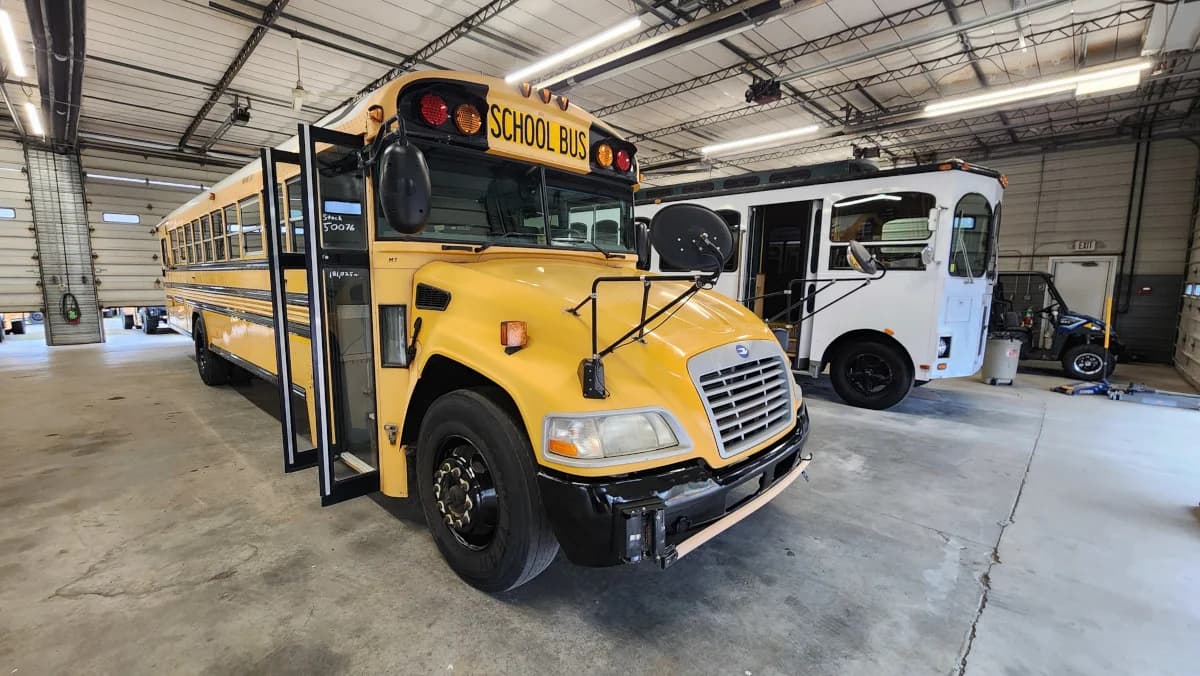 2011 Blue Bird Handy Bus A/C ADA - Image 19