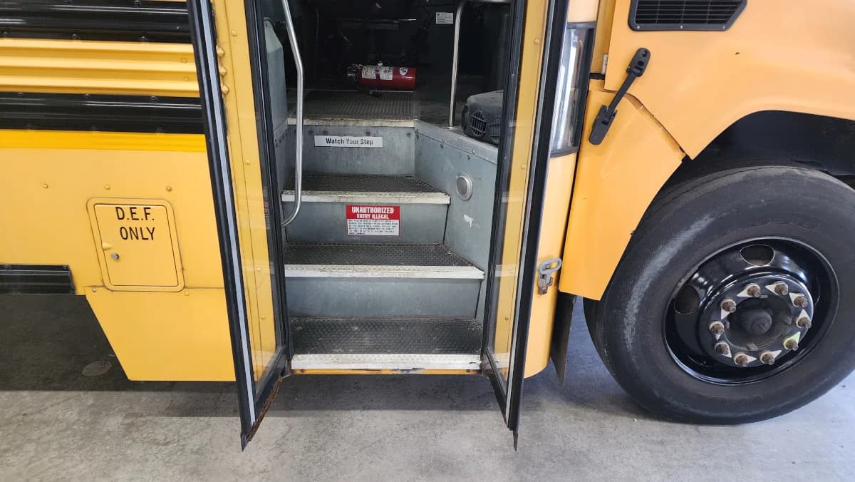 2012 Blue Bird Handy Bus ADA - Image 5