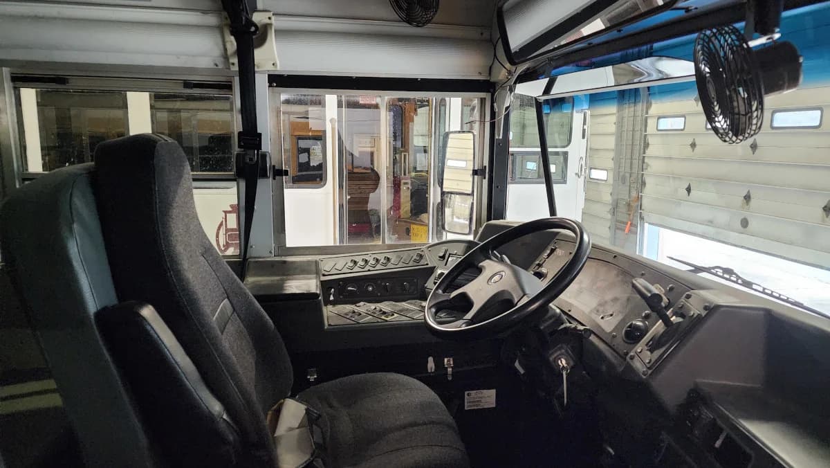 2012 Blue Bird Handy Bus ADA - Image 6
