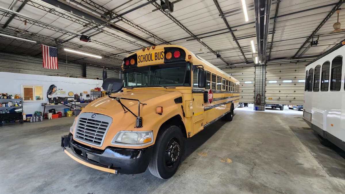 2012 Blue Bird Handy Bus ADA - Image 18