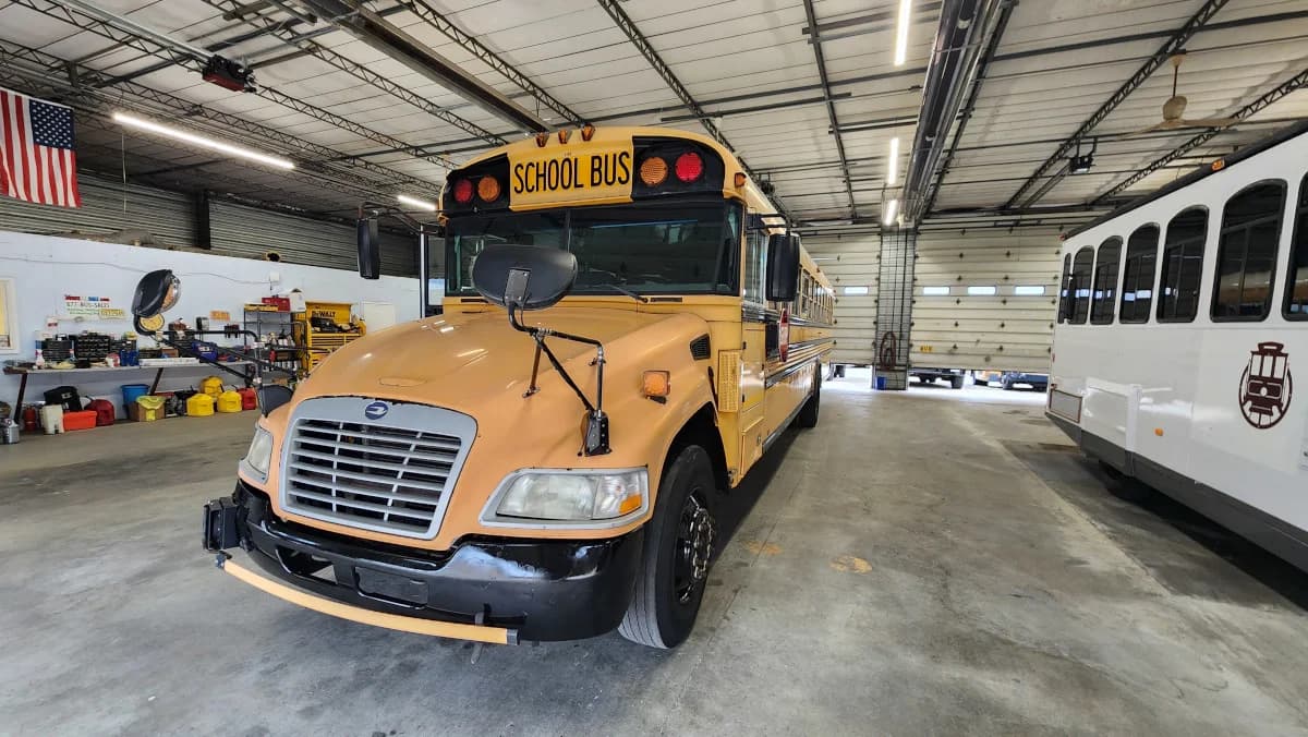 2012 Blue Bird Handy Bus ADA - Image 19