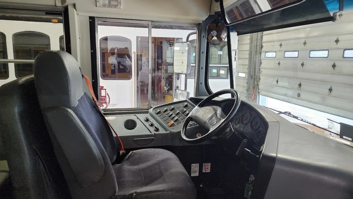2013 International CE A/C ADA Bus - Image 6