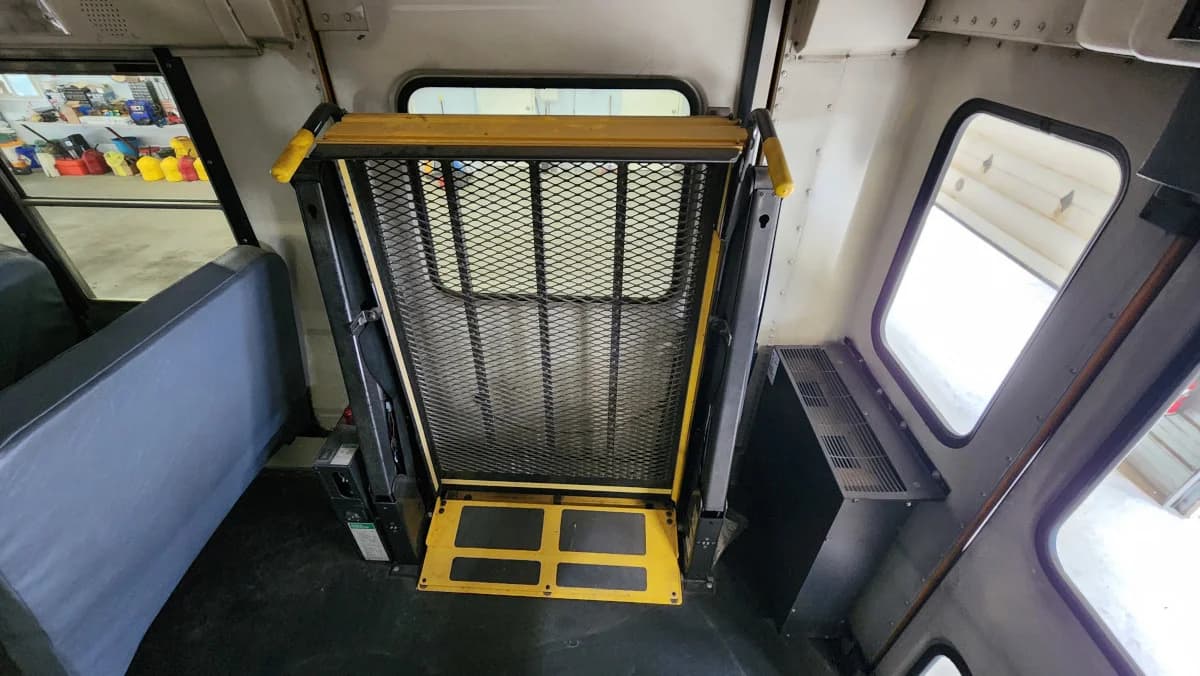 2013 International CE A/C ADA Bus - Image 11