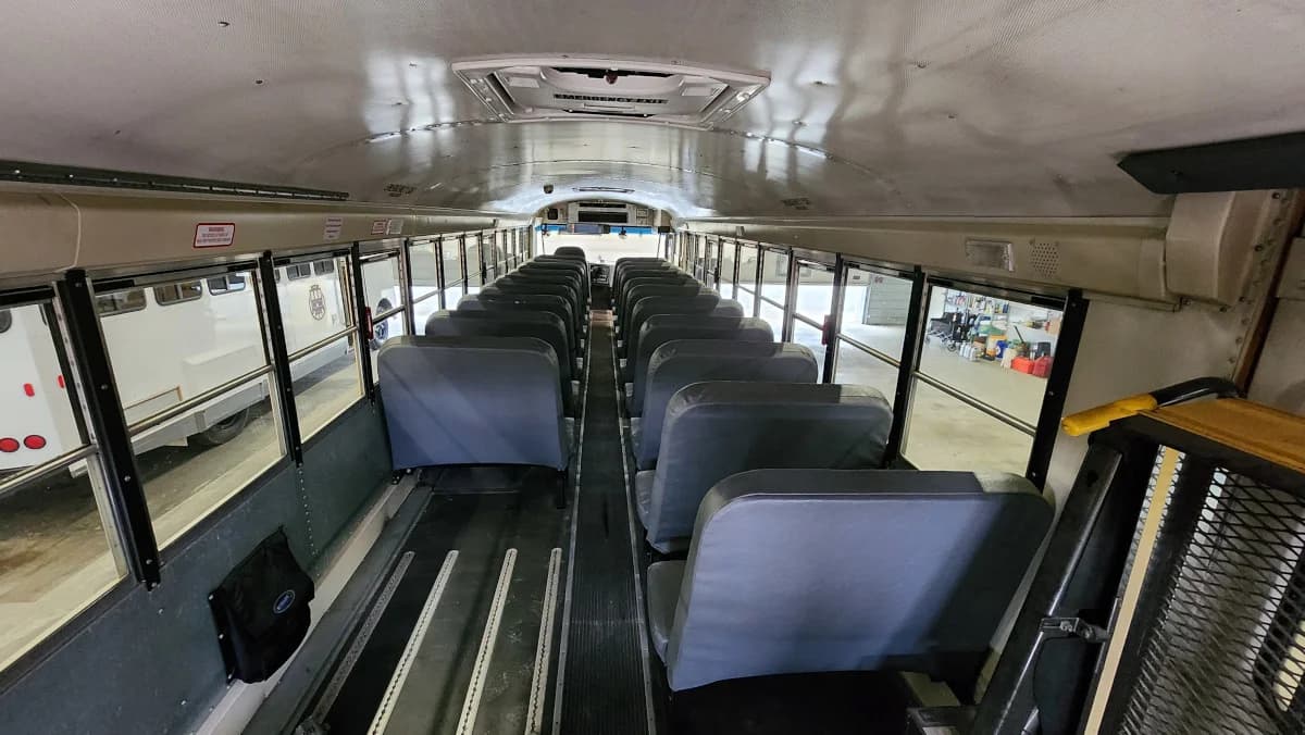2013 International CE A/C ADA Bus - Image 13