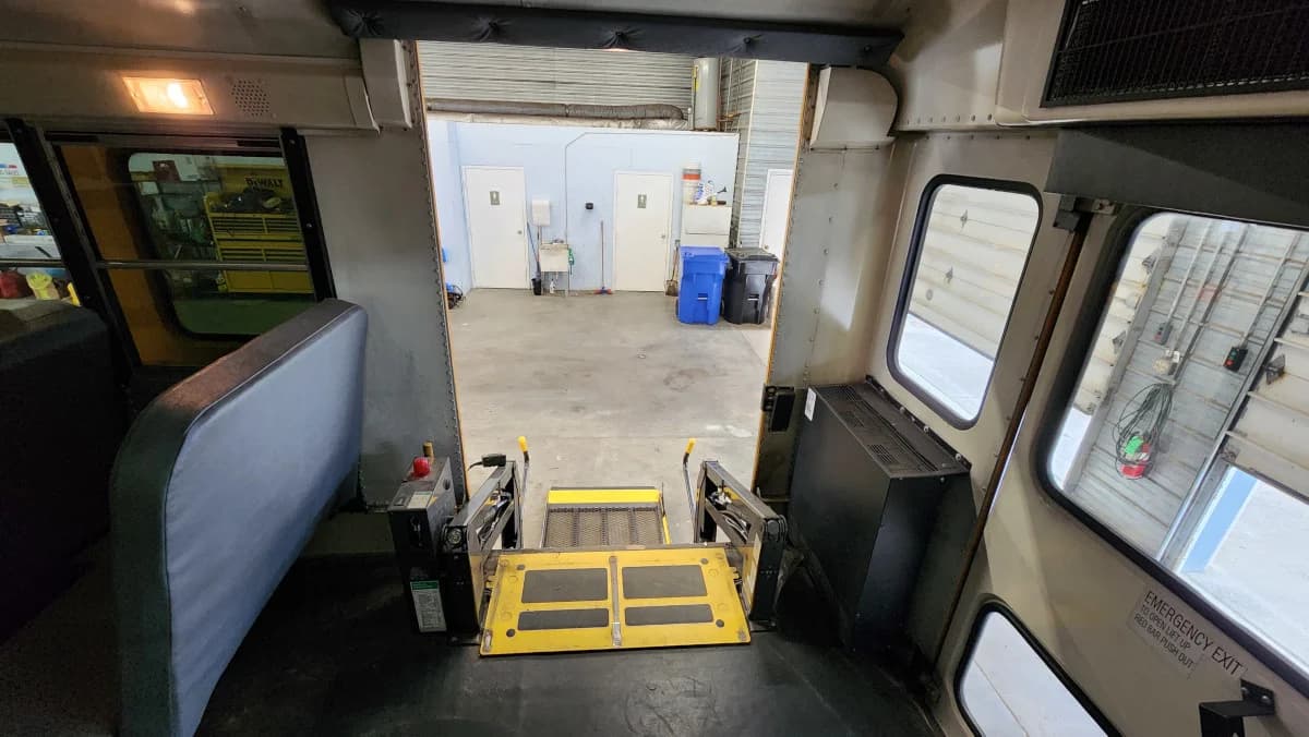 2013 International CE A/C ADA Bus - Image 12