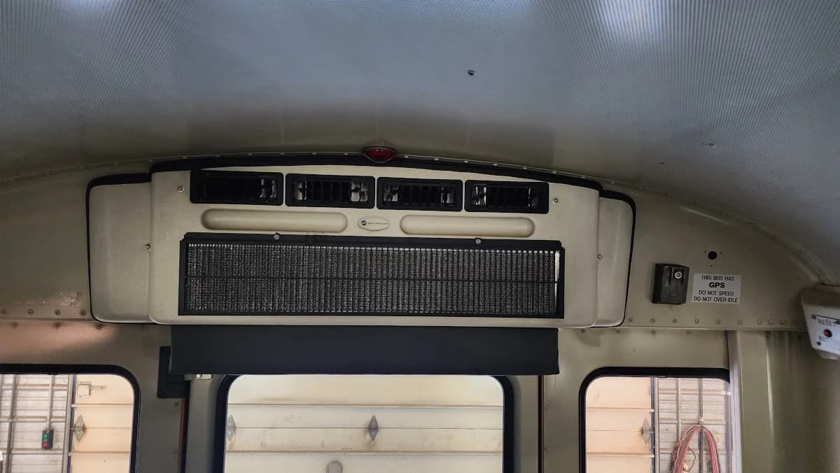 2014 International CE A/C ADA Bus - Image 11