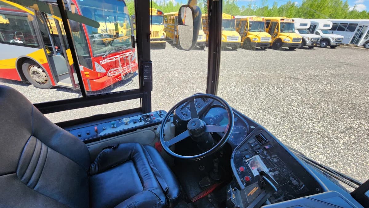 2009 Van Hool 30 Foot ADA Transit - Image 7