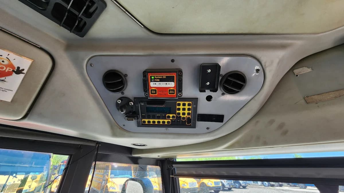 2009 Van Hool 30 Foot ADA Transit - Image 8
