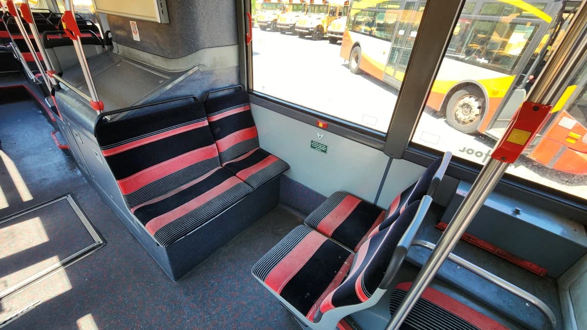 2009 Van Hool 30 Foot ADA Transit - Image 12