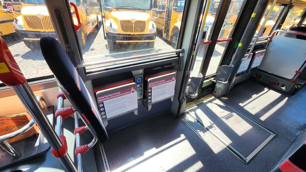 2009 Van Hool 30 Foot ADA Transit - Image 13