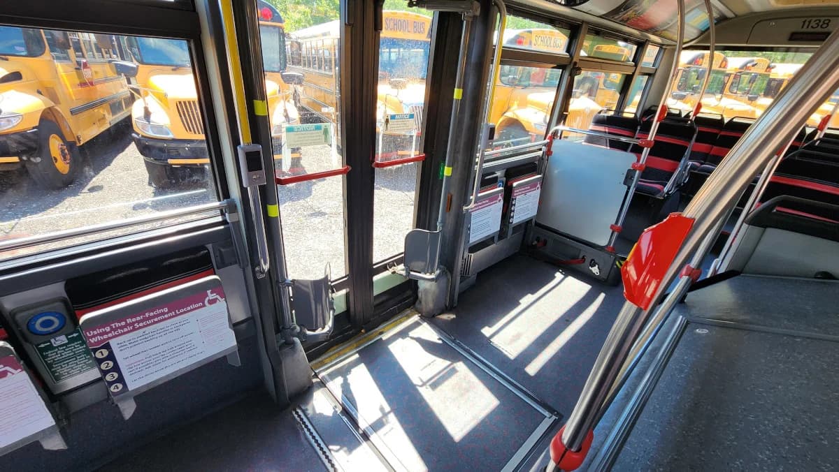 2009 Van Hool 30 Foot ADA Transit - Image 16