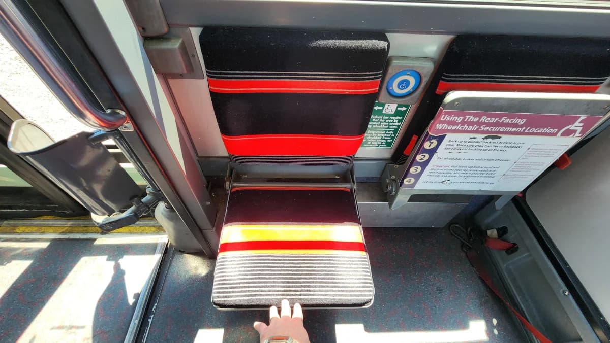 2009 Van Hool 30 Foot ADA Transit - Image 19