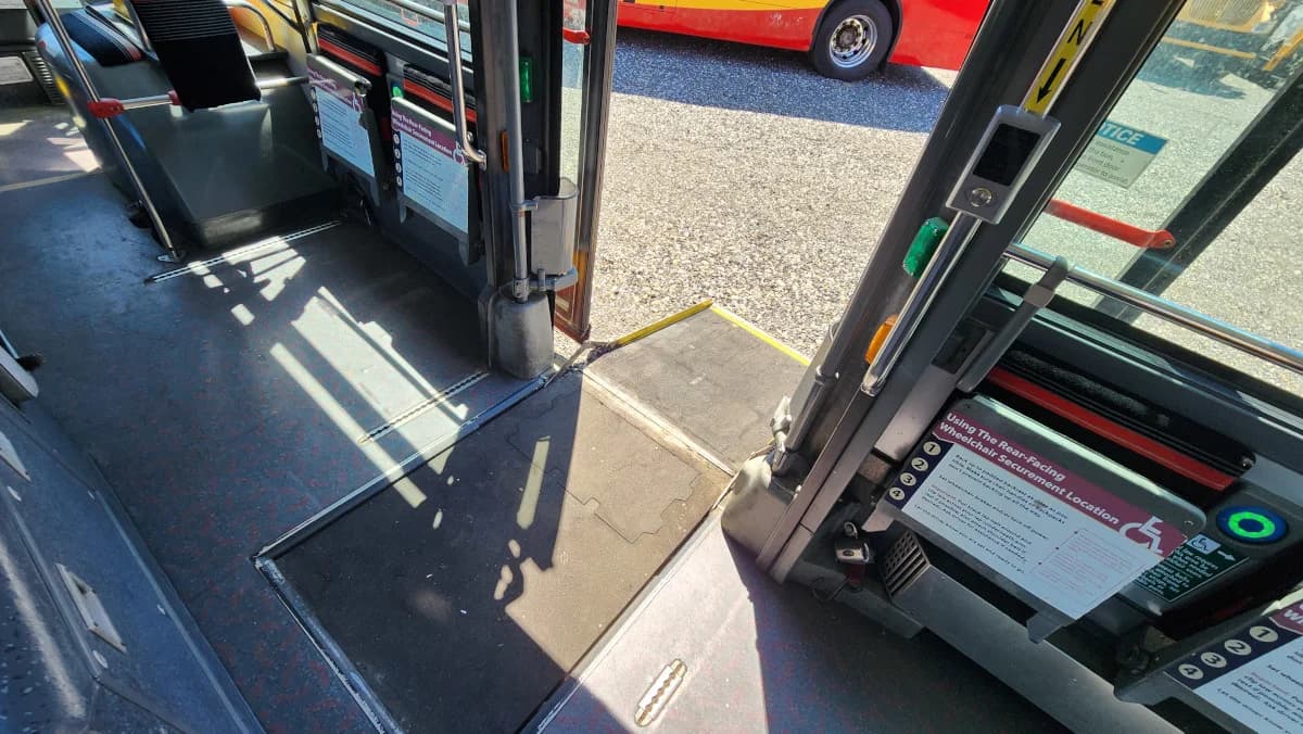 2009 Van Hool 30 Foot ADA Transit - Image 25