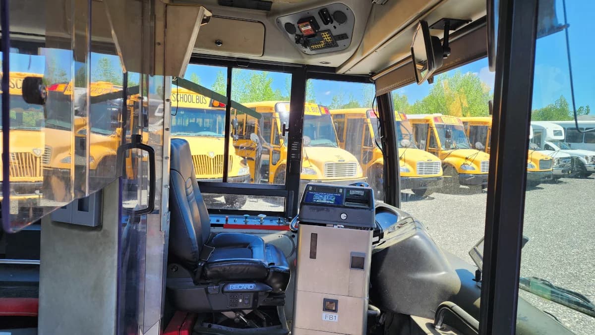2009 Van Hool 30 Foot ADA Transit - Image 7