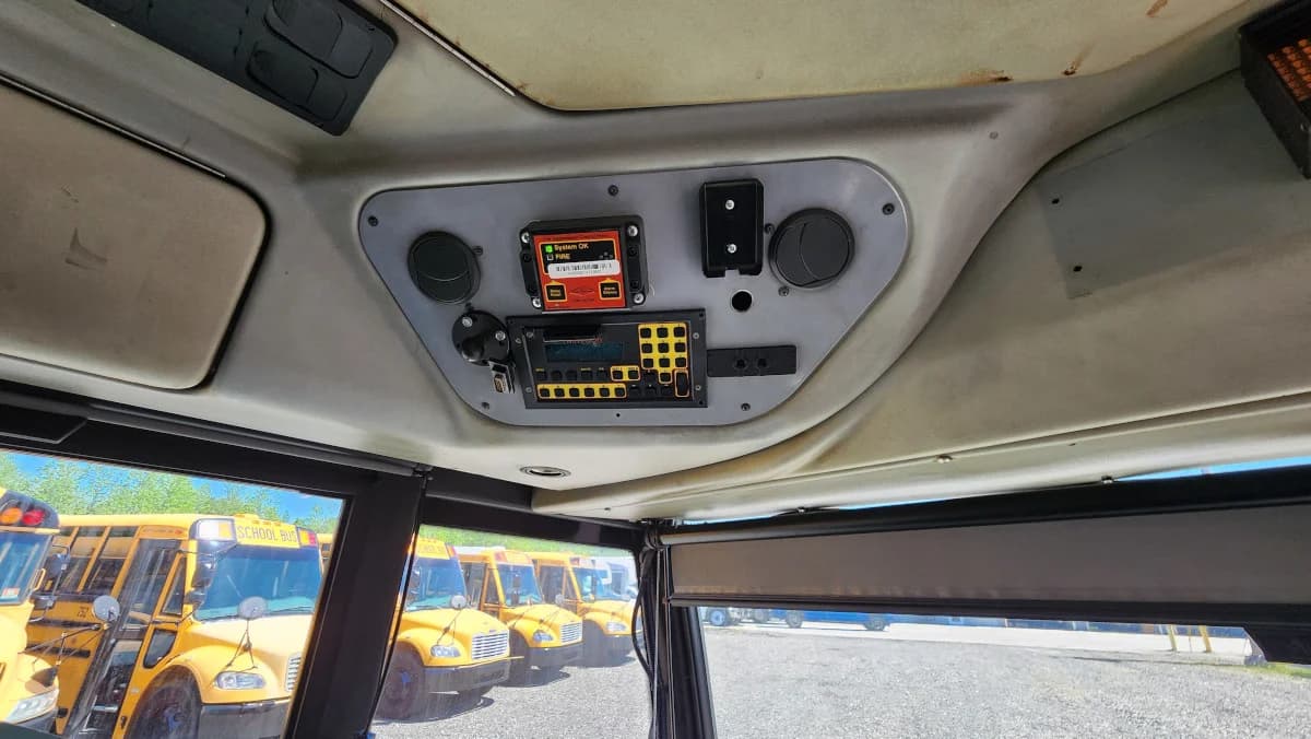 2009 Van Hool 30 Foot ADA Transit - Image 9