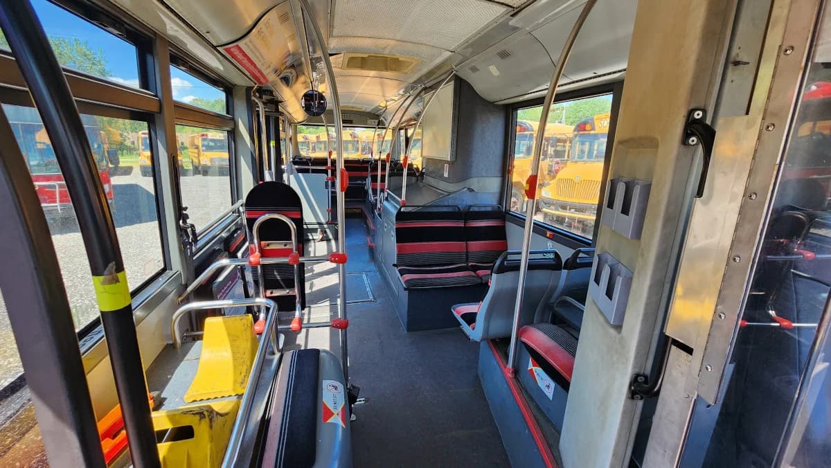 2009 Van Hool 30 Foot ADA Transit - Image 12